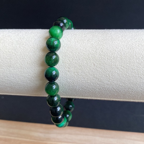 Green Tigers Eye Skull Bracelet - Picture 3 of 5